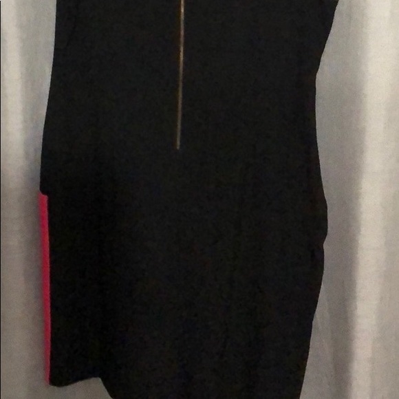 Color block - Picture 2 of 3